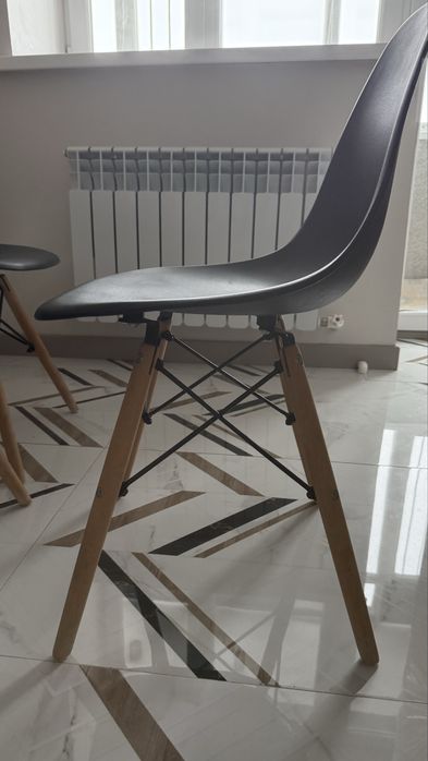 Продам Стол и 6 стульев