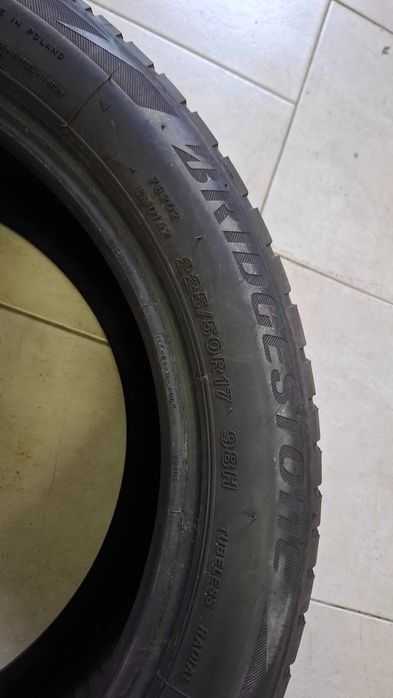 Зимна гума Bridgestone 225 50 17 RFT