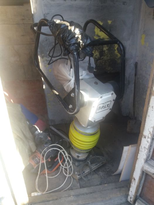 Отбойный молоток отбойник