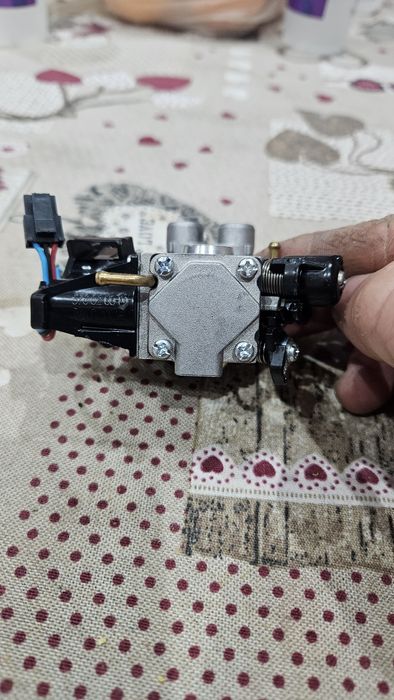 Carburator  husqvarna  550  555  560 562  572 xp