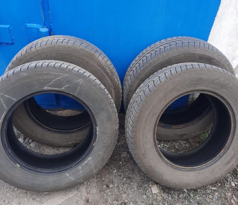 Продам колеса 215/65/16