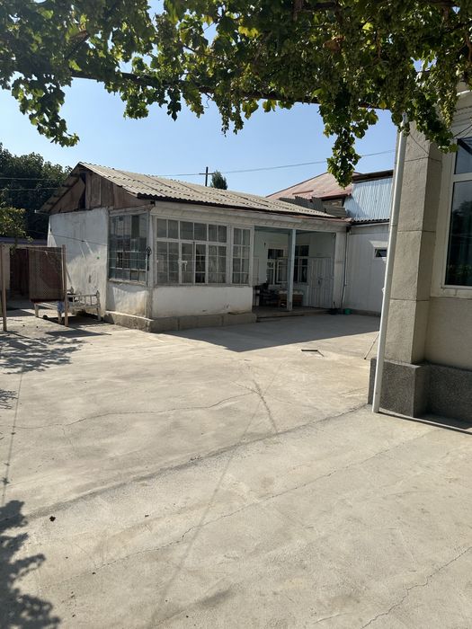 Водилда Ховли уй жой сотилади 8 сотих.