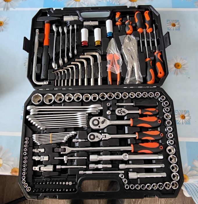 Продам набор инструмента 146 предметов