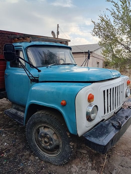 Газ 53 келишилган нархда тезда сотилади