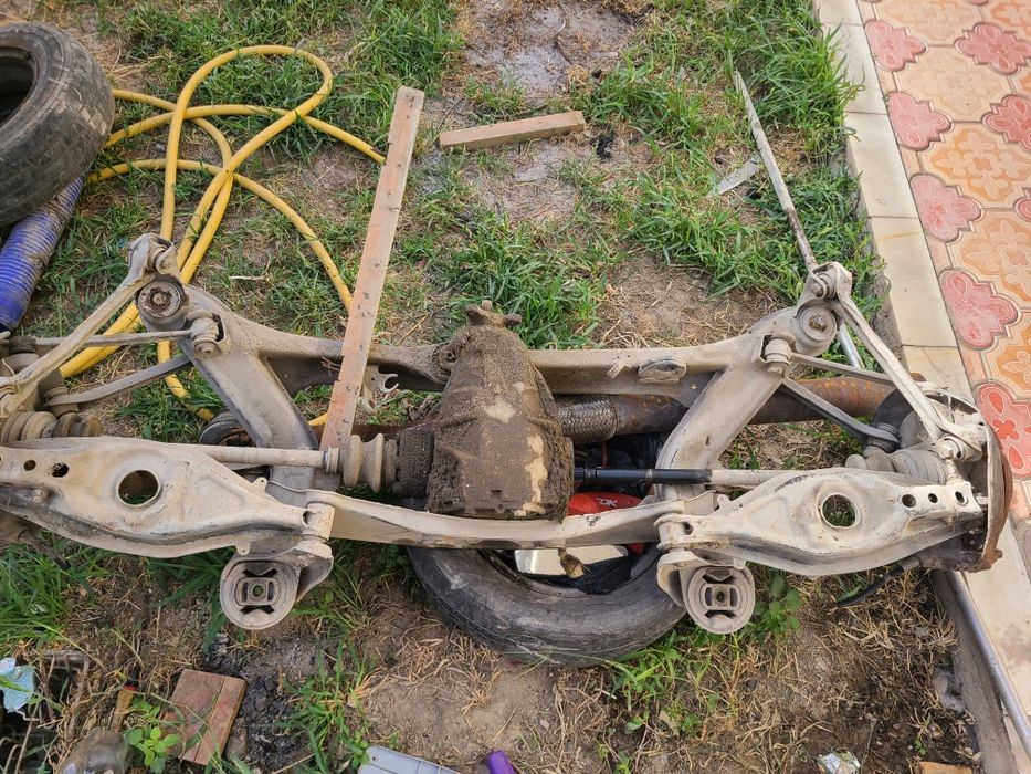 Запчасти на 124 mercedes-benz