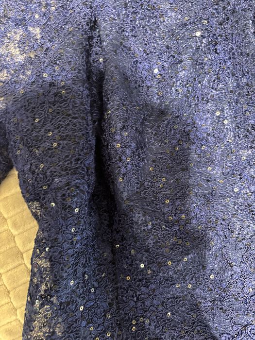 Vând rochie elegantă cu dantelă