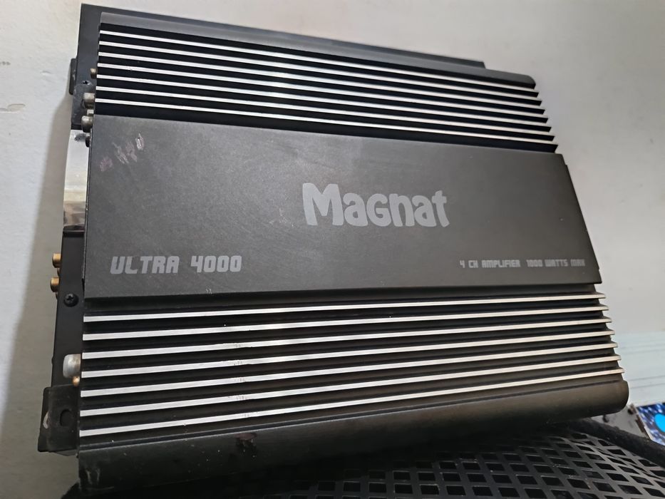 Statie amplificator subwoofer auto audio bass masina Magnat ultra 4000 editiin S 1000 vati