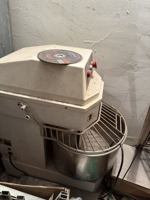 Продам оборудвание для кухни