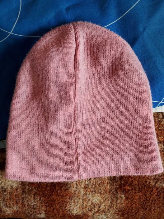 Топла шапка с пайети