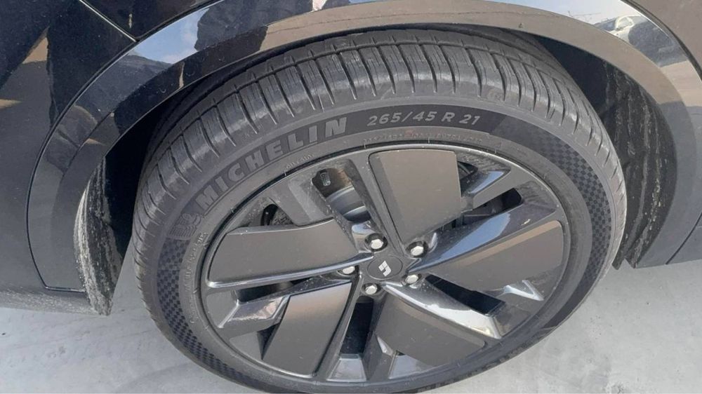 LIXIANG l9- Qora rang Restayling