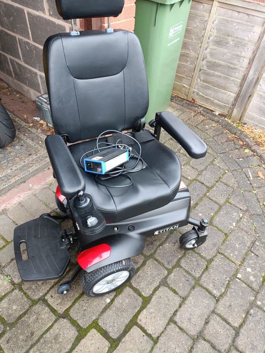 Carucior electric adulti/ cu dizabilitati
