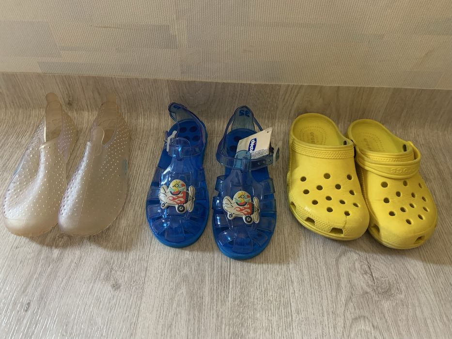 Сандалии пляжные