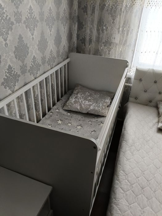 Детская кроватка, манеж