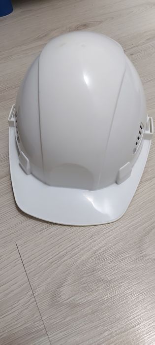 Продам каску с подшлемником