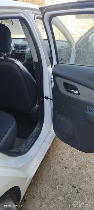 Авто машина Chevrolet