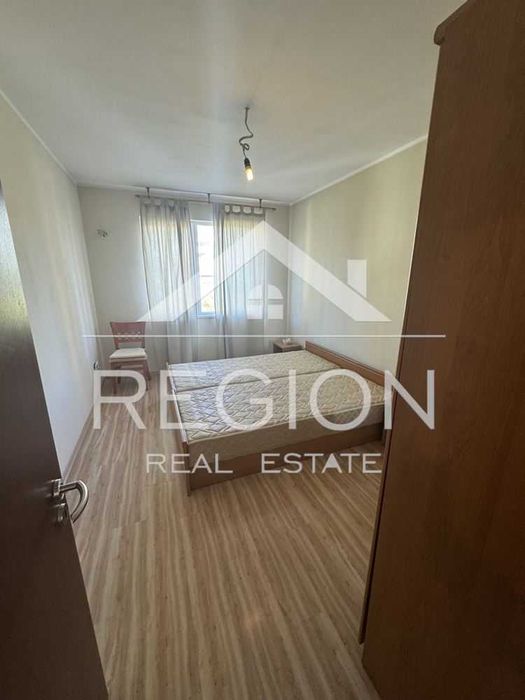 Тристаен полуобзаведен апартамент-Левски