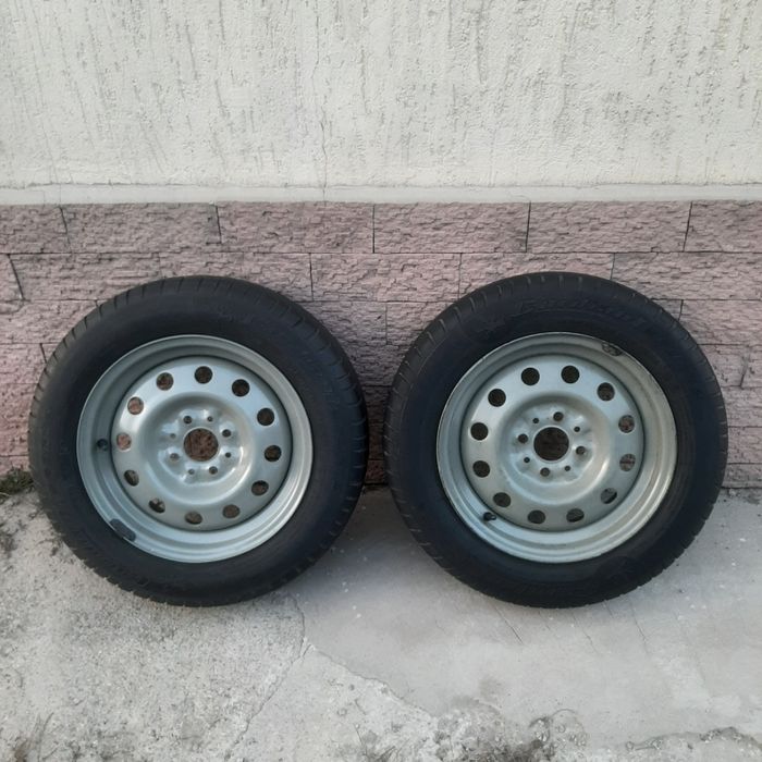 Продам два колеса 175 65 r14 Ваз