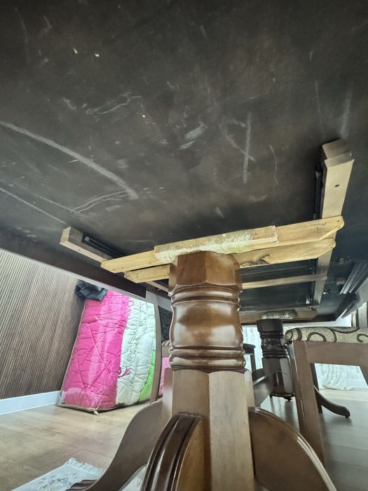 Продам стол срочно