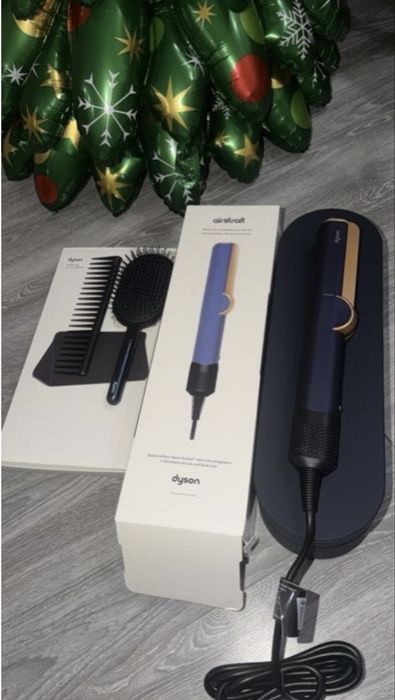 Dyson airstrait HT01