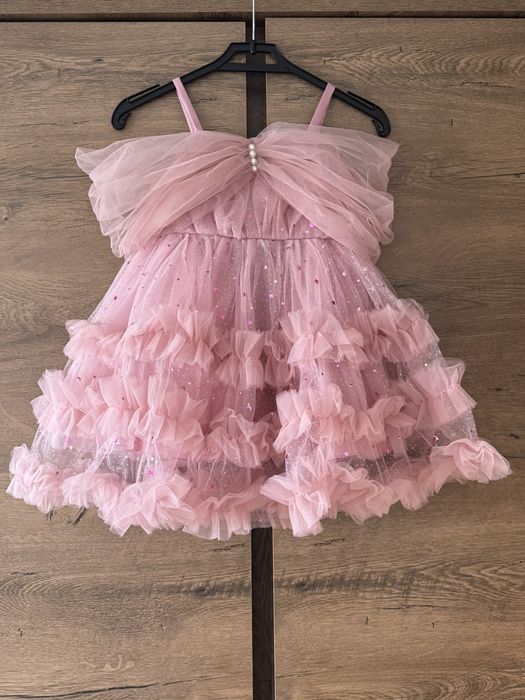 Rochie fetite roz cu tulle si perle