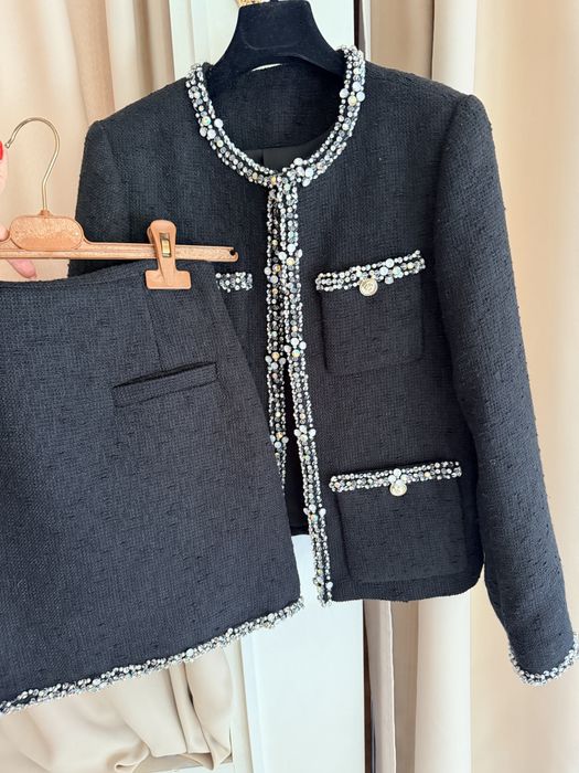 Costum dama Chanel tweed ivory cu cristale – sacou + fustă – mărimea S
