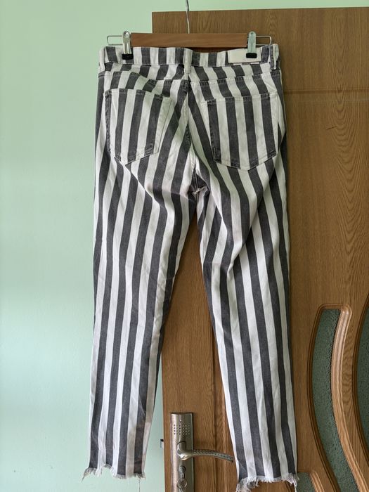 Blugi Pull&Bear, marimea 42