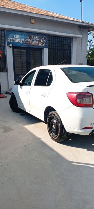 Vând Dacia Logan