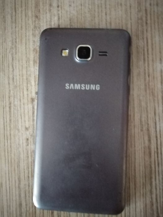 Телефон  Samsung