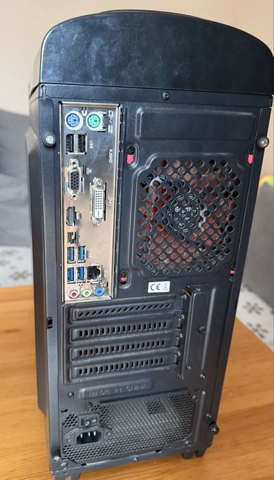 Настолен компютър