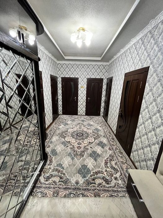 Shayx bozorcha tomonda 3 xonalik uy sotiladi