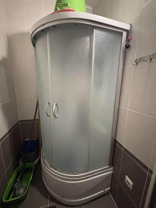 Душевая кабинка.
