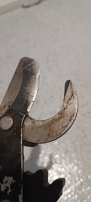 Vând foarfeca Fiskars