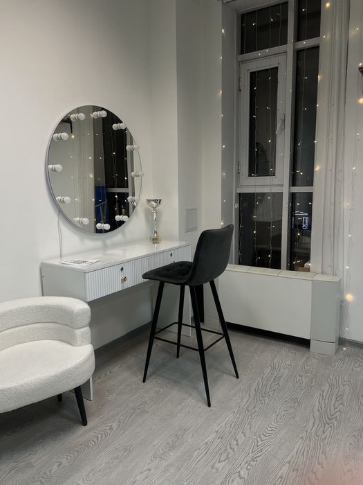 Сдам визажный столик