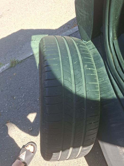 Vând roata 205/55/R16