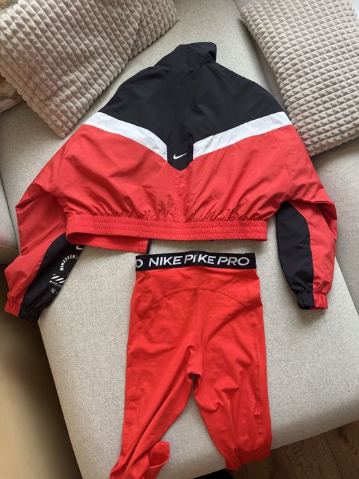 Дамски сет Nike клин и яке