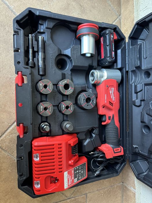 Presa sertizare Milwaukee M18 HKP