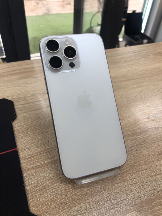 Iphone 15 pro max256 esim а4