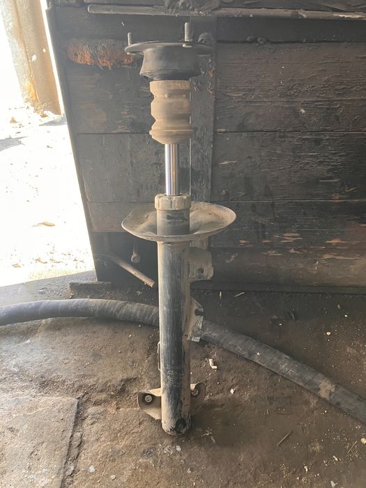 Продам амортизаторы BMW E36