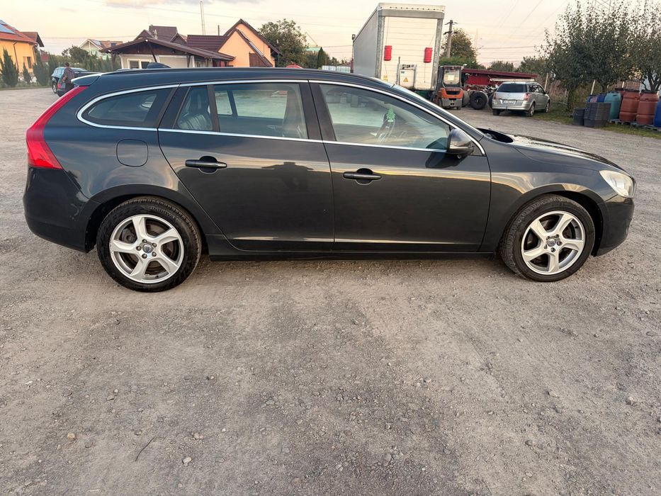 VOLVO V60 2012 — imagine 4