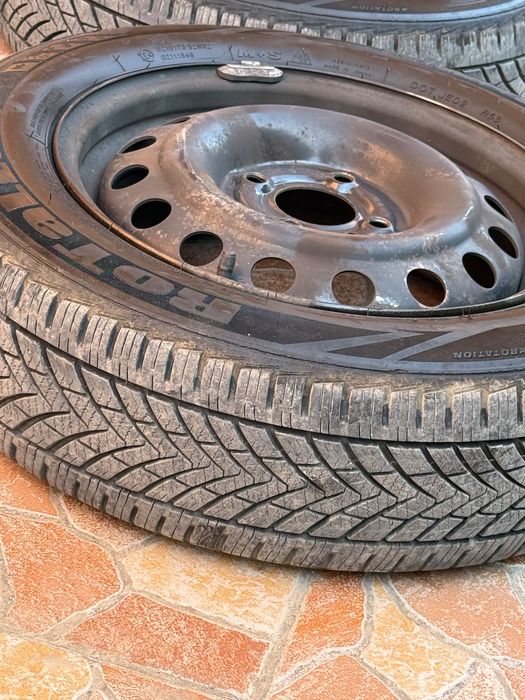 Гуми със железни джанти