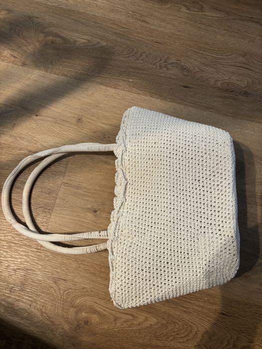 Дамска плетена бяла чанта