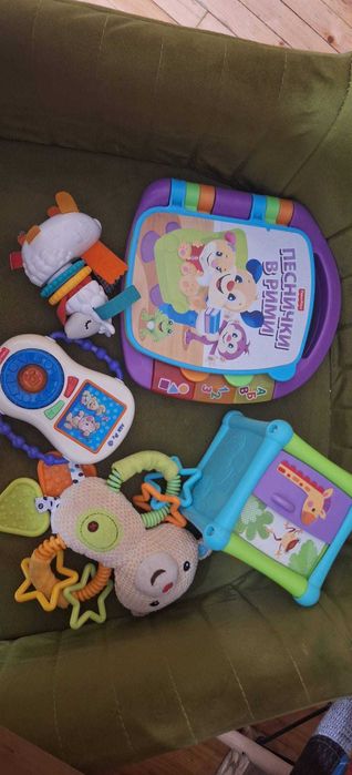 Лот играчки на Fisher Price - целият лот или отделни играчки с подаръци