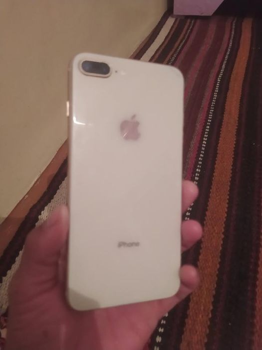 Iphone 8 plus telefoni sotiladi