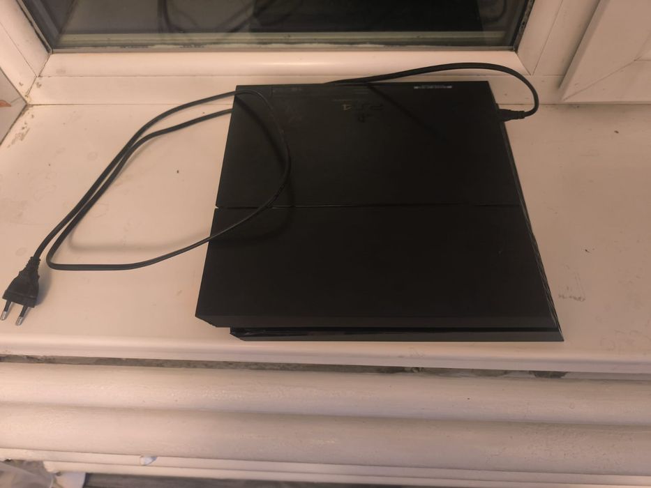 Play station 4 slim
