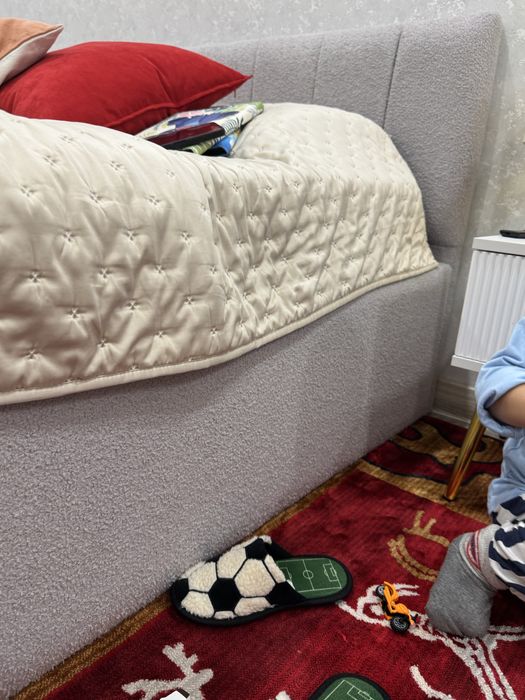 Кровать двуспальняя