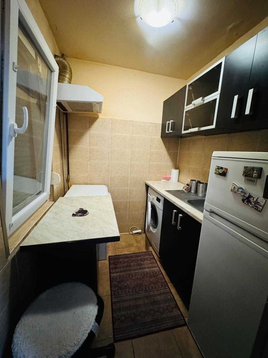 Proprietar inchiriez apartament cu doua camere