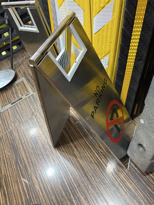 Табличка Никел Мокрие пол и Нопаркинг