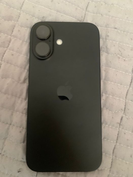 Продам айфон 16