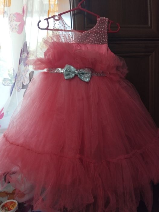 Продам платья принцессы