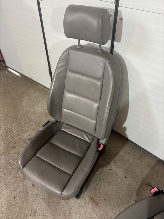 Scaune piele gri fata Stanga/ Dreapta de Audi A6 Uk